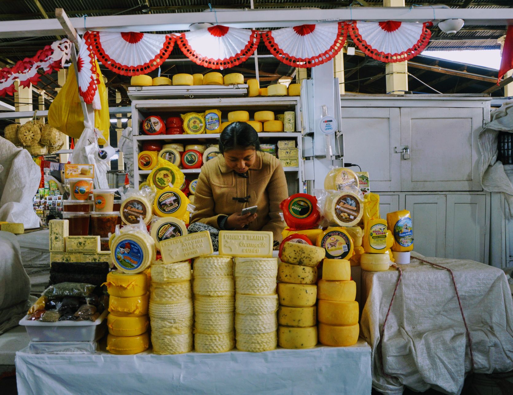 Étal de fromages au marché Sans Pedro